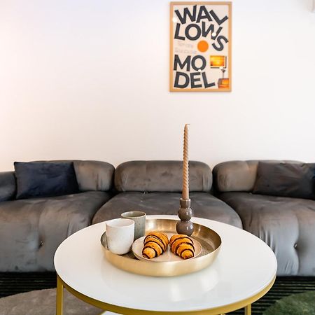 Roots One - Lakeview Escape With Balcony & Parking Bukarest Exteriör bild
