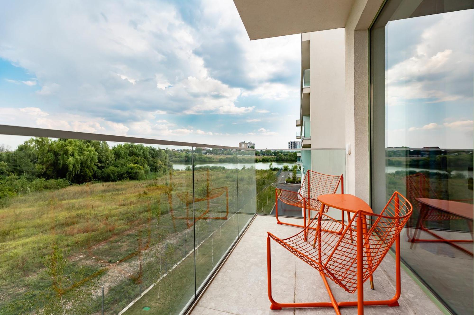 Roots One - Lakeview Escape With Balcony & Parking Bukarest Exteriör bild