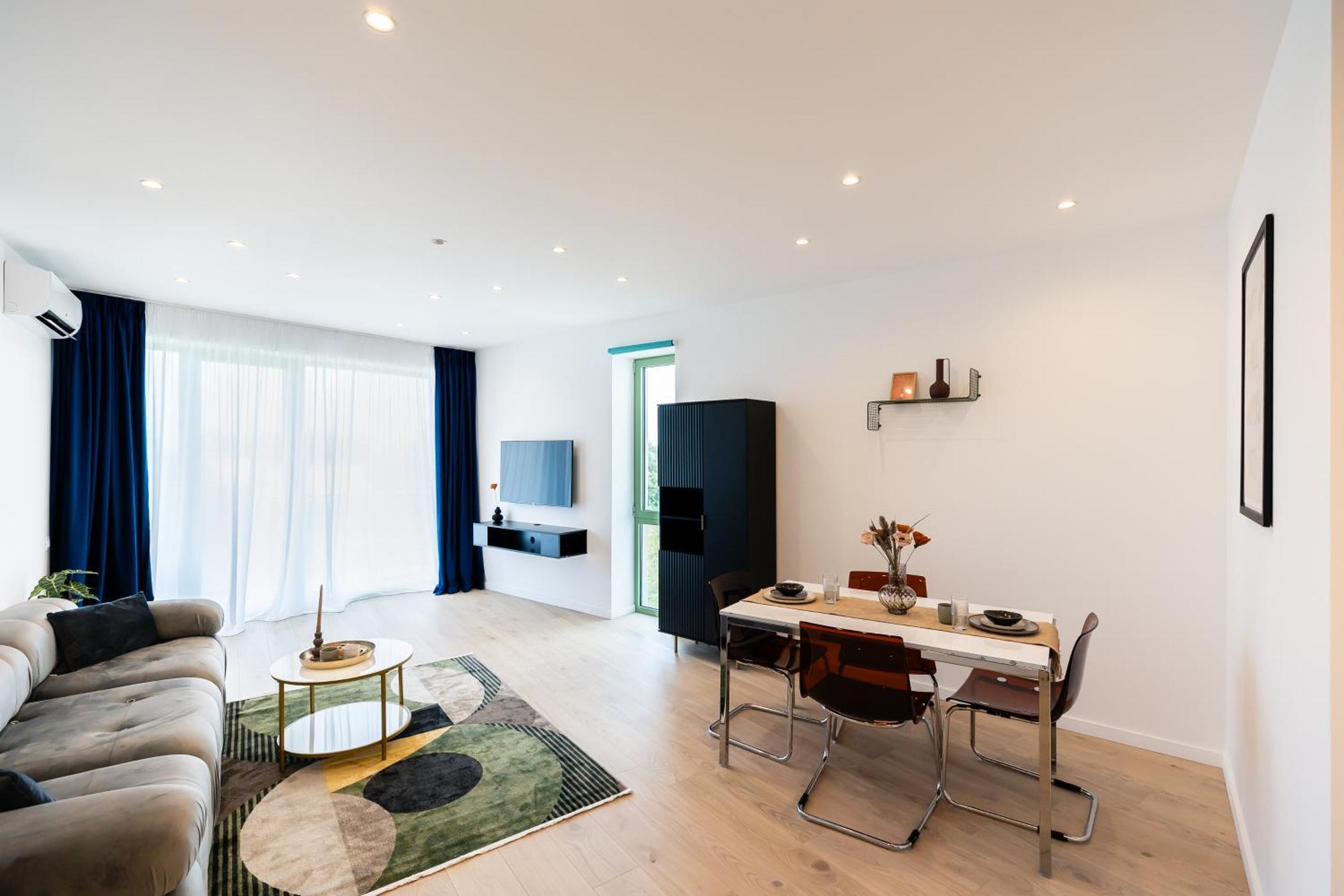 Roots One - Lakeview Escape With Balcony & Parking Bukarest Exteriör bild